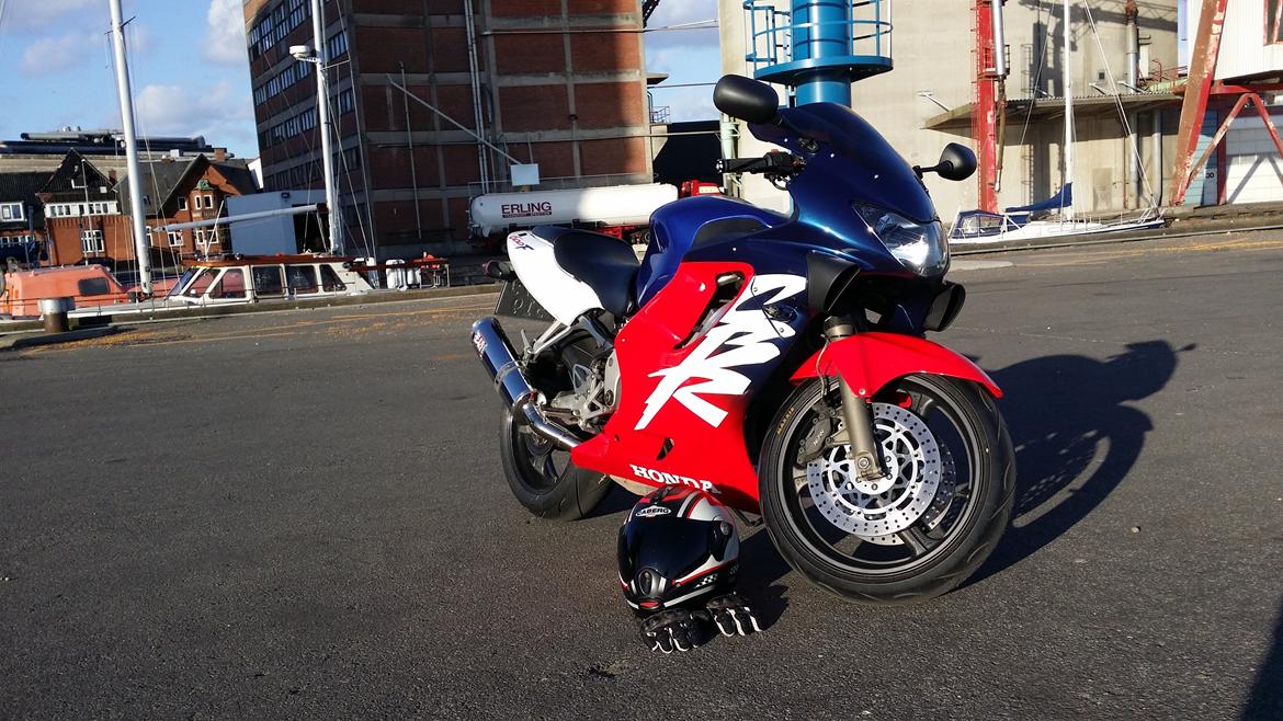 Honda cbr 600 f4 pc35 billede 1