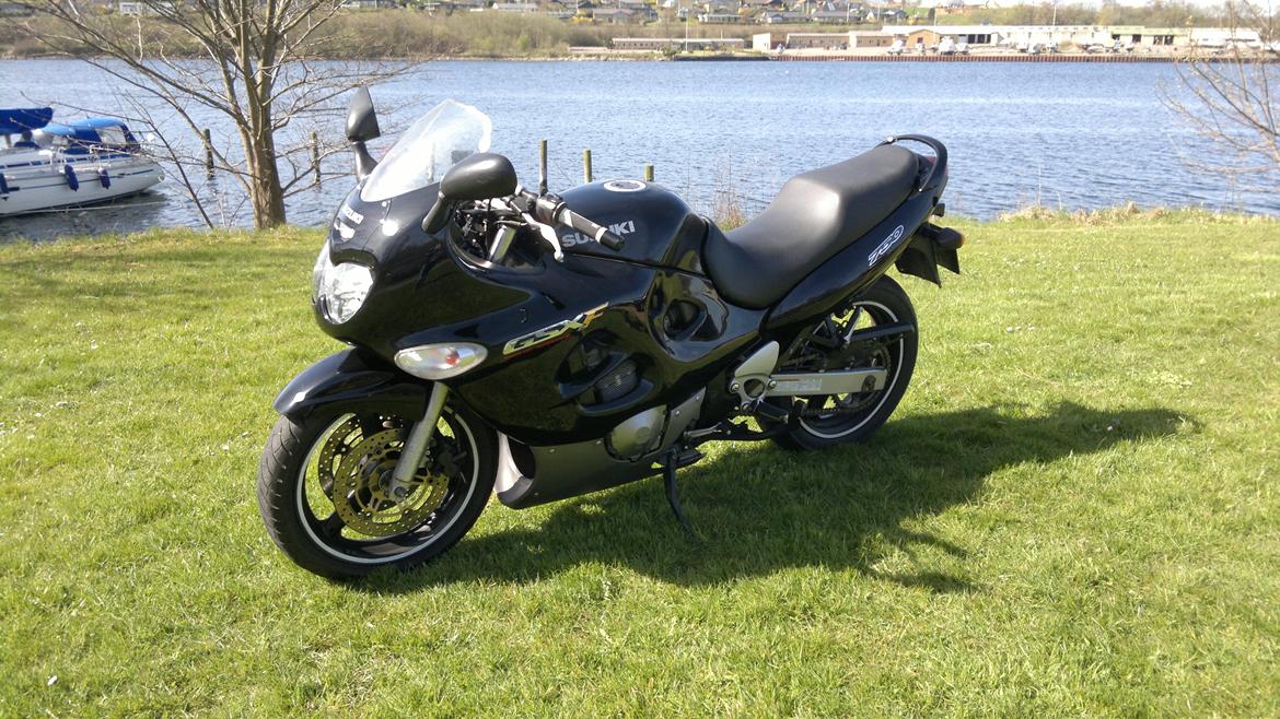 Suzuki GSX 750F billede 1