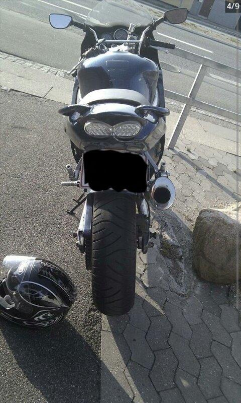 Kawasaki ZX9R billede 2