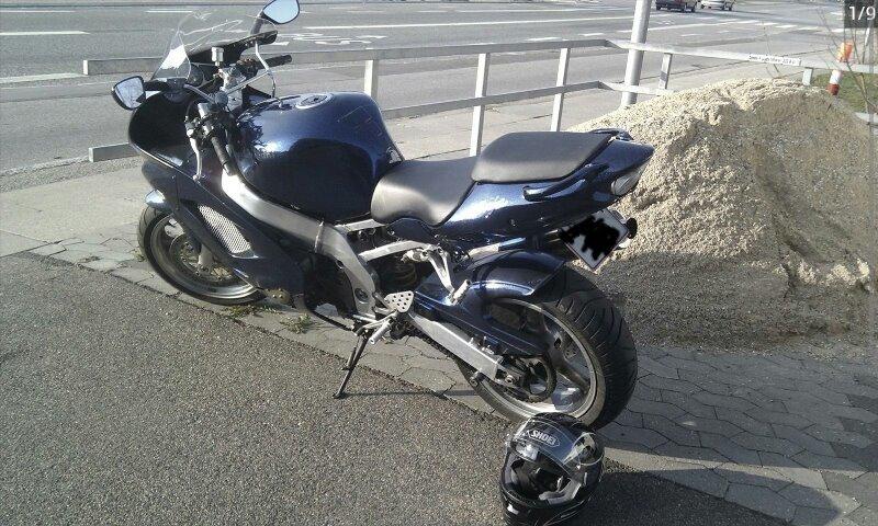 Kawasaki ZX9R billede 3