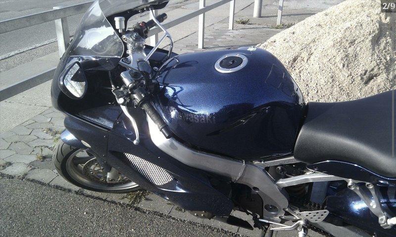 Kawasaki ZX9R billede 4