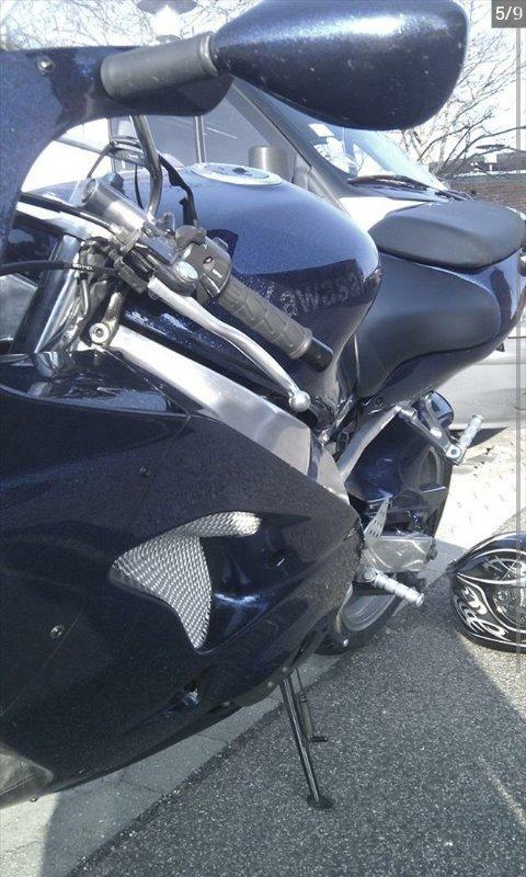 Kawasaki ZX9R billede 5