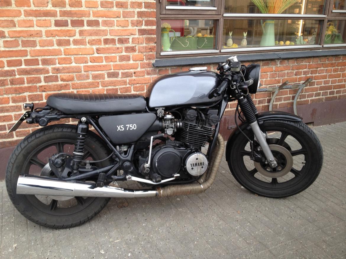 Yamaha XS 750-2D - Motorcykeltanken autolakeret. billede 3