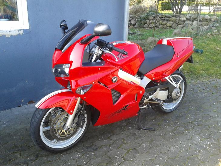 Honda VFR800 billede 1
