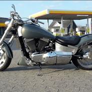 Suzuki Intruder