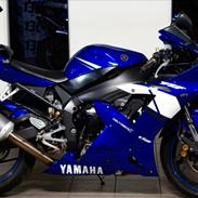 Yamaha YZF-R1