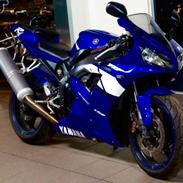 Yamaha YZF-R1