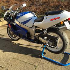 Suzuki GSXR 600 srad