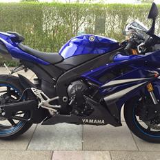 Yamaha R1