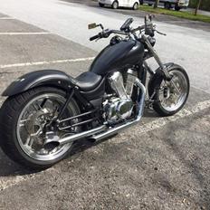 Suzuki VS 700