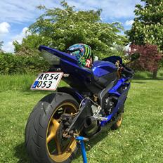 Yamaha R6