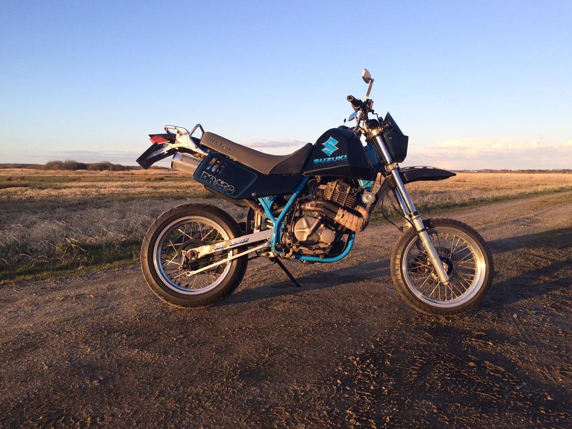 Suzuki DR 600 R billede 1