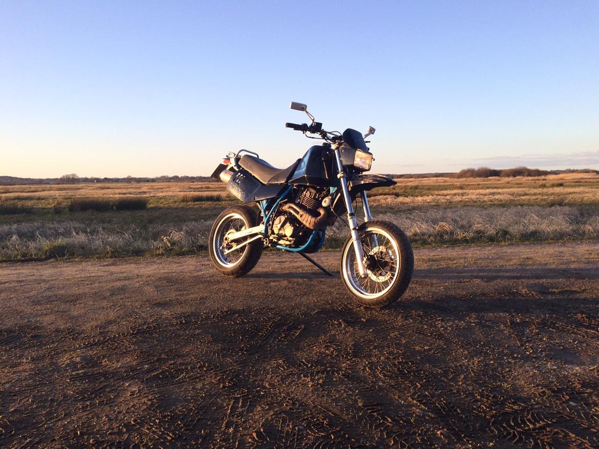Suzuki DR 600 R billede 2