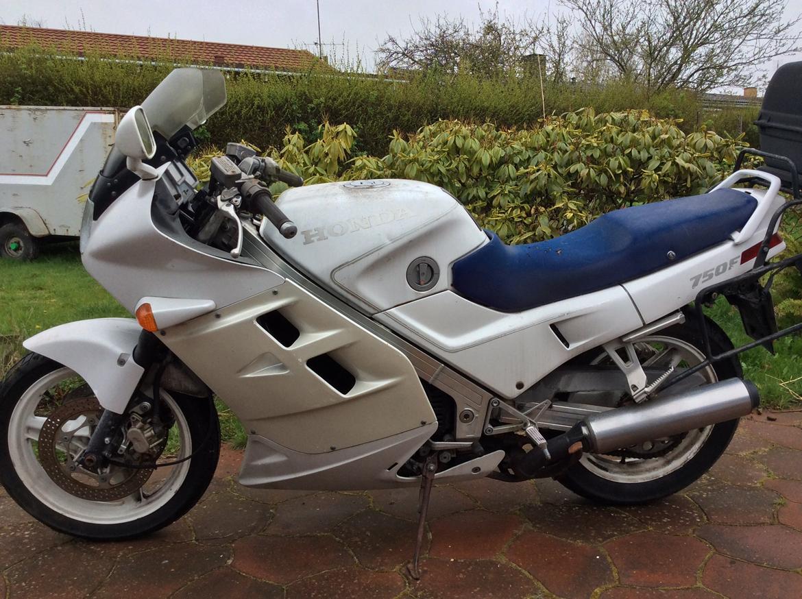 Honda VFR 750 F billede 1