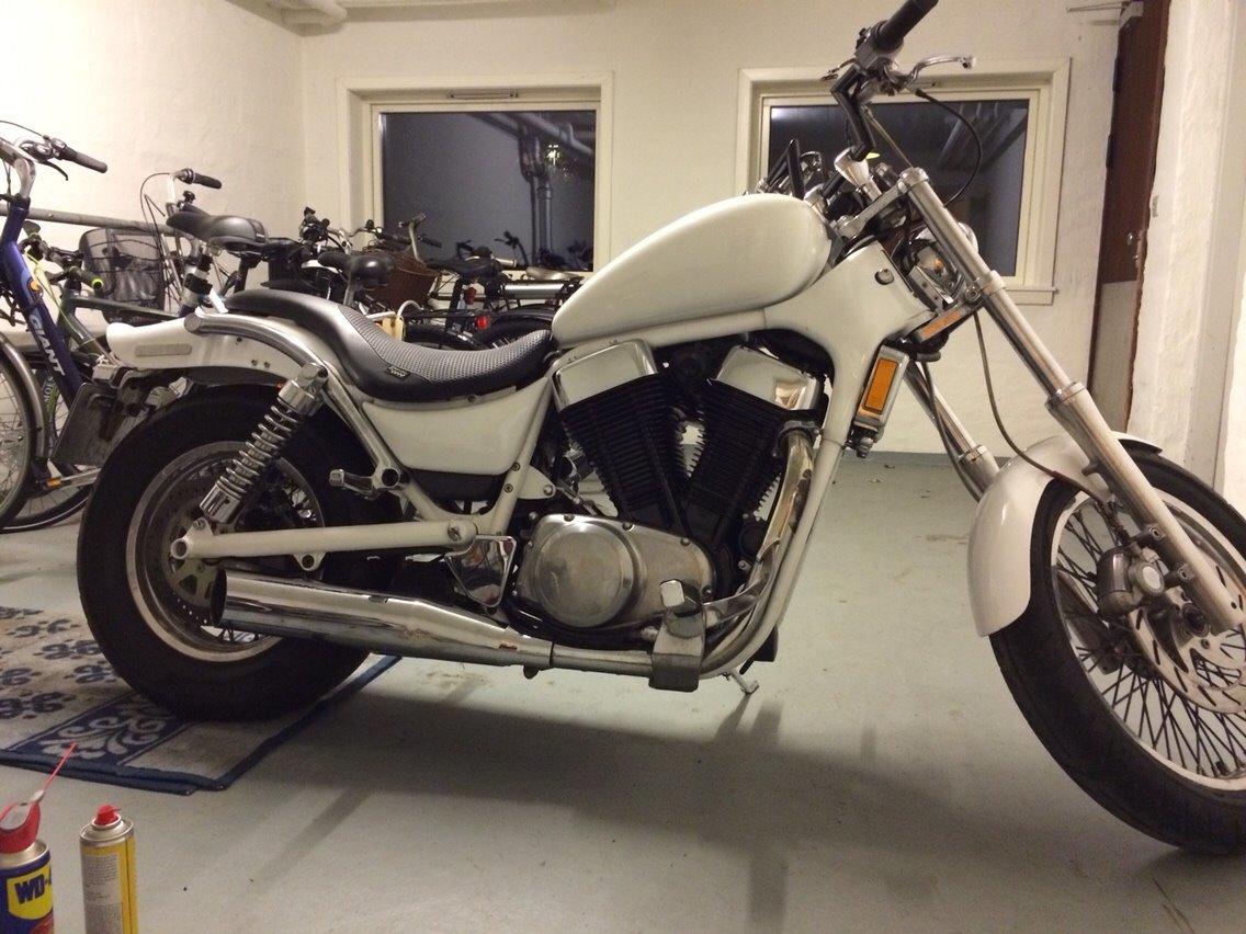 Suzuki VS 1400 Intruder - Da jeg lige havde hentet den. Hviiiiiiiid billede 9