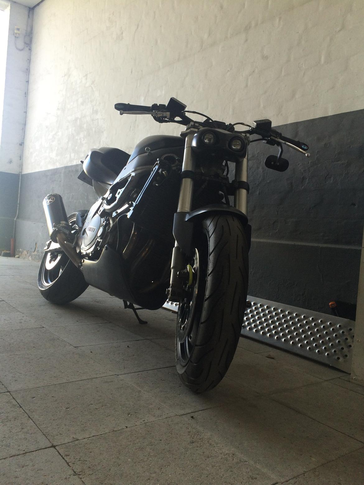 Yamaha FZR 1000 billede 2