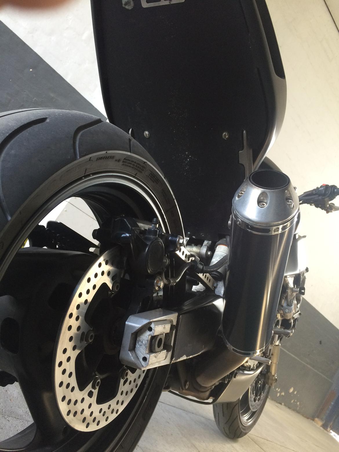 Yamaha FZR 1000 billede 10