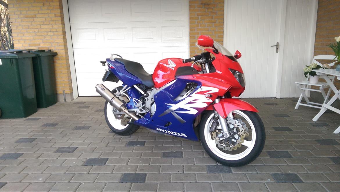 Honda CBR 600 F4 billede 1