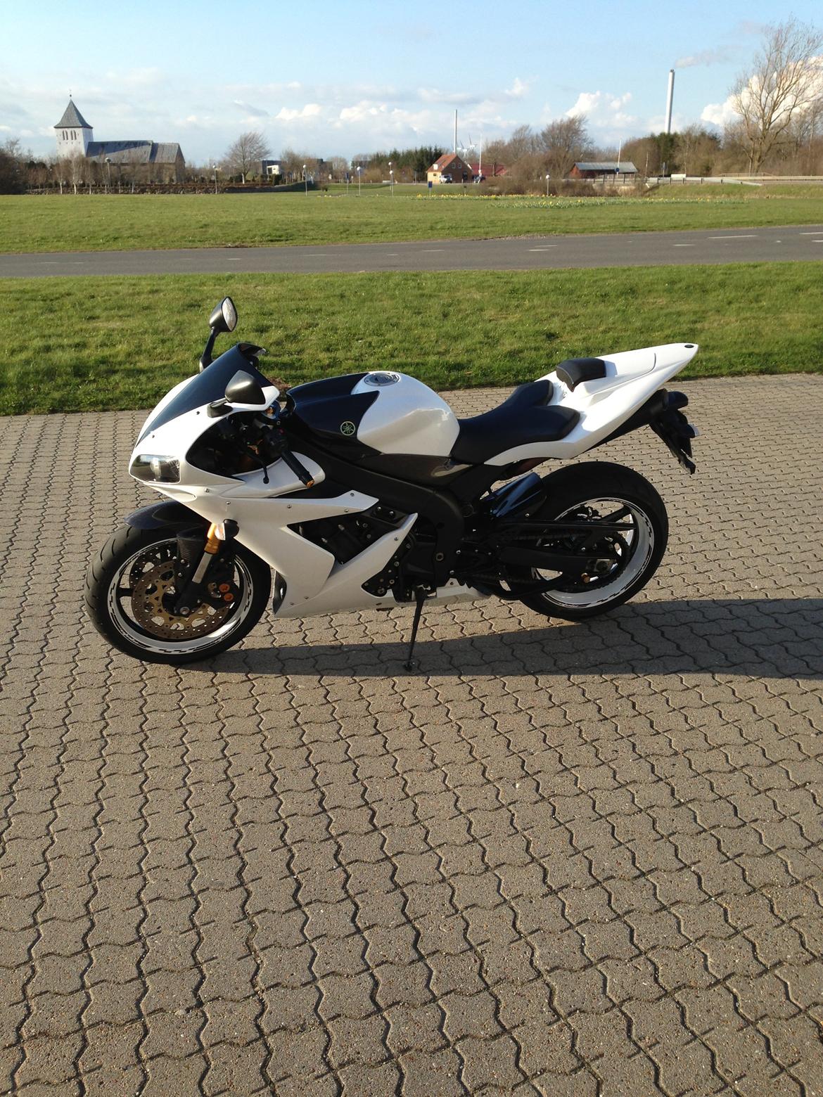 Yamaha R1 billede 5