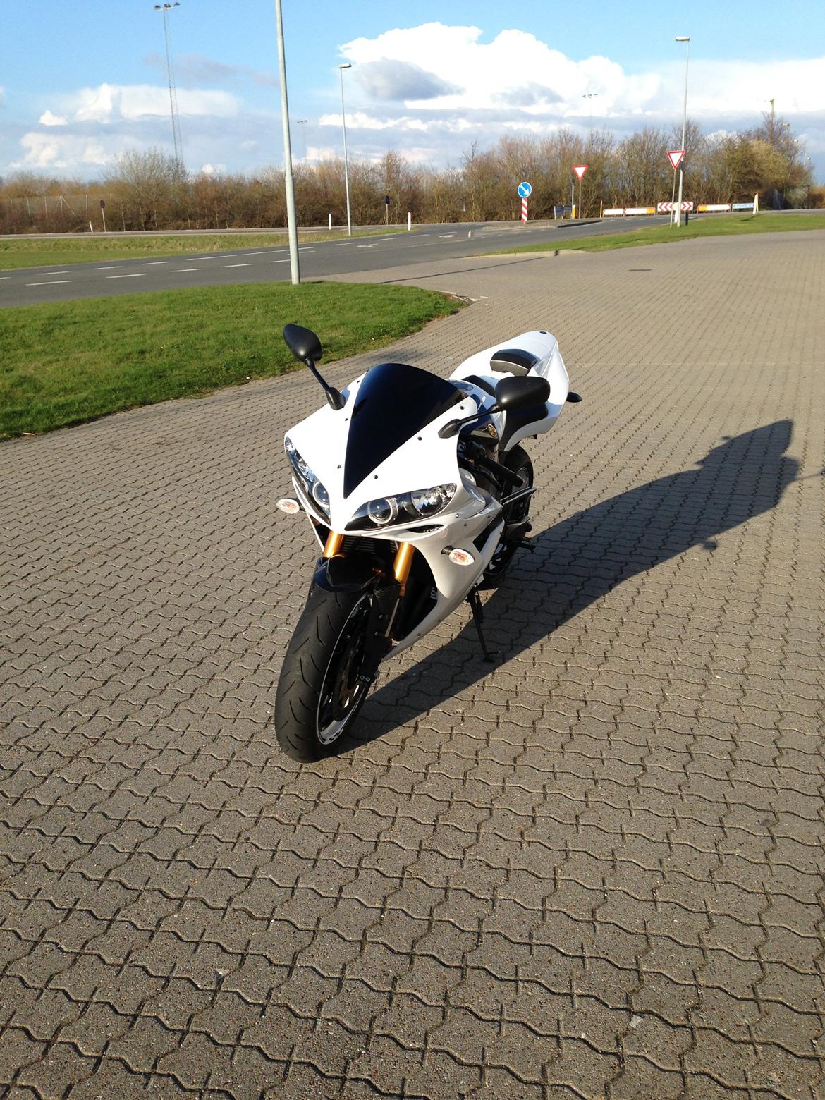 Yamaha R1 billede 6