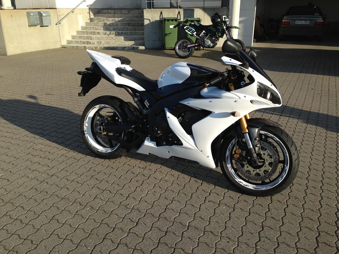 Yamaha R1 billede 8