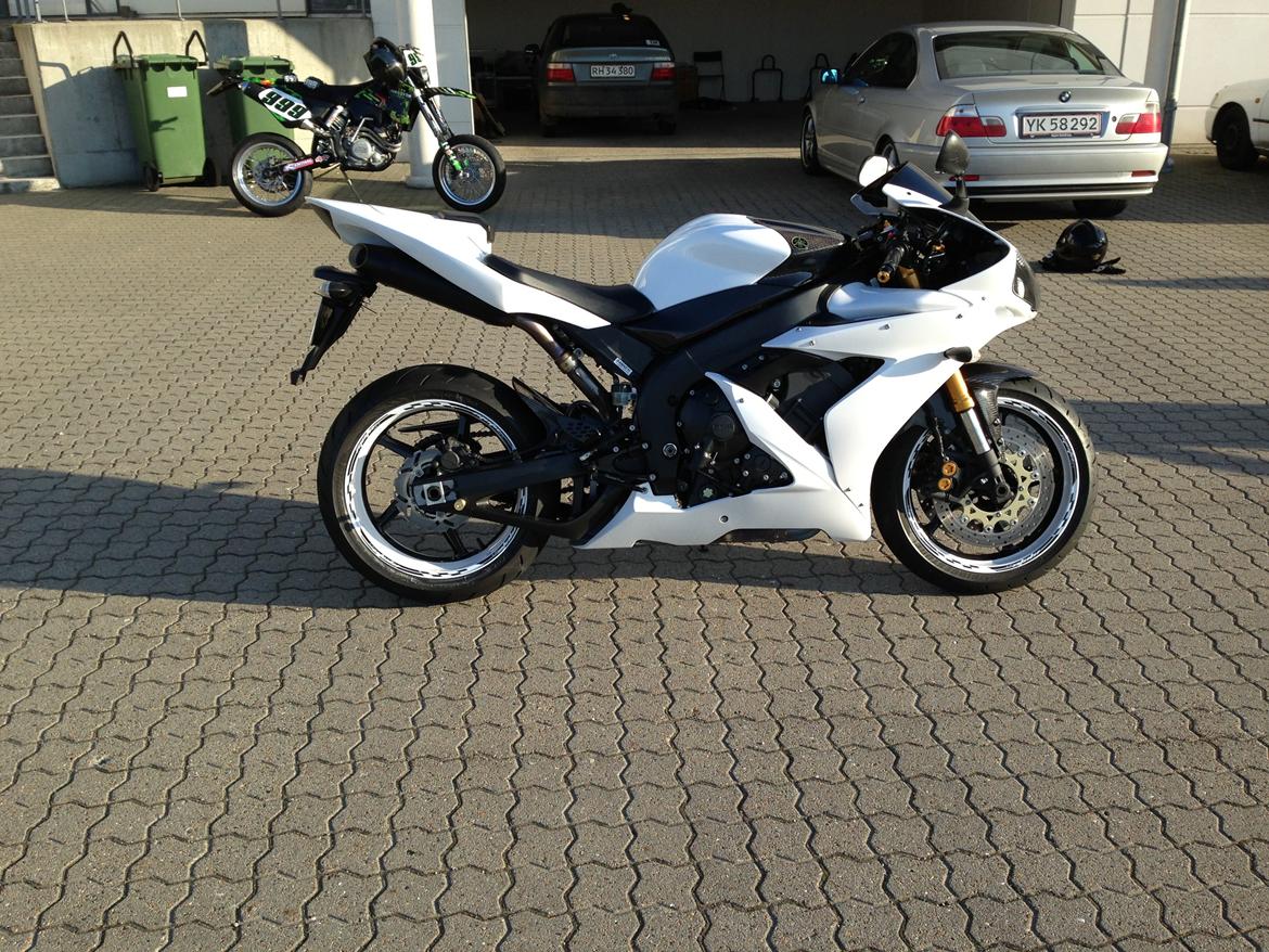 Yamaha R1 billede 9