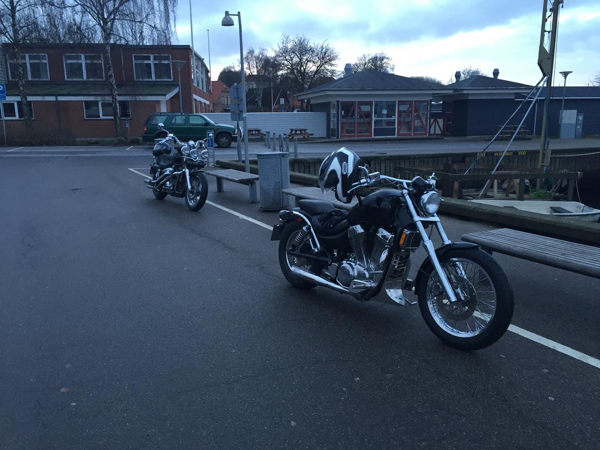 Suzuki intruder VS 1400 - 2015 1 Marts i Rosklide havn. Kolde pølser og ingen is :-/ billede 13