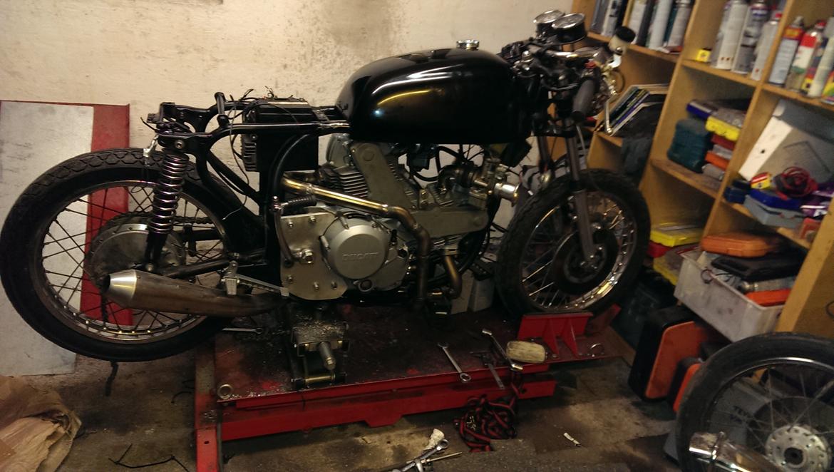 Norton ducton ( norton ,/ ducati moror) billede 18