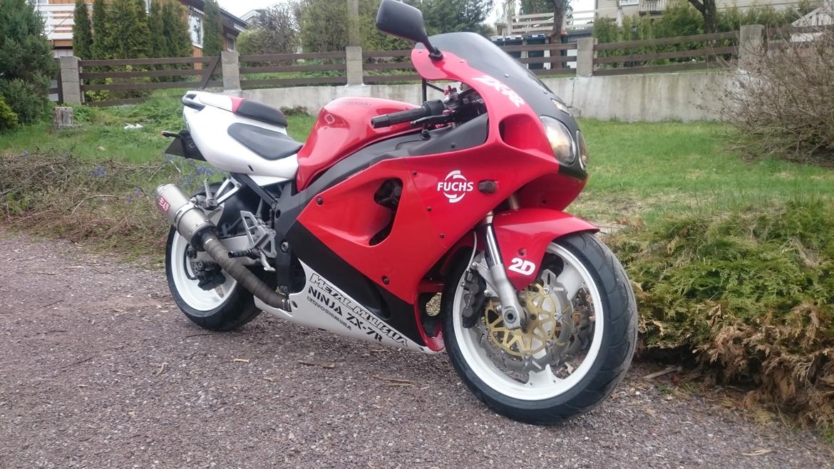 Kawasaki NINJA ZX7R billede 1