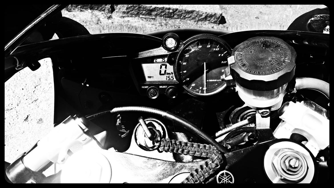 Yamaha YZF R1 - Enkelt, men praktisk display! billede 8