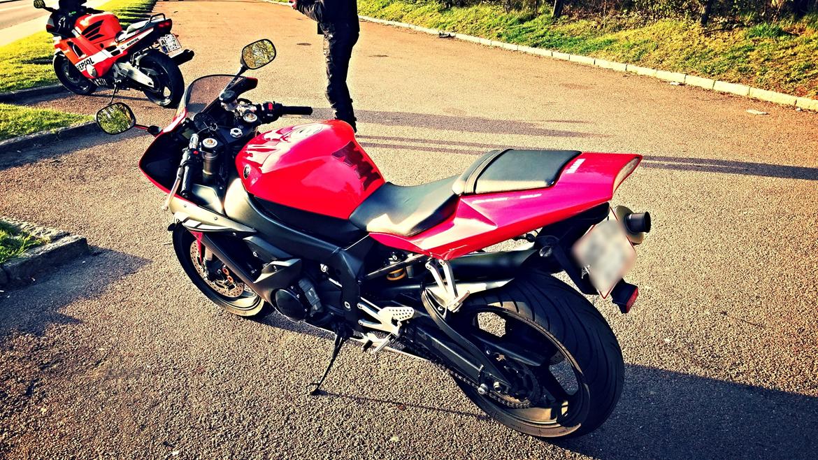 Yamaha YZF R1 - På tur med naboens, Honda 600 F2 billede 3