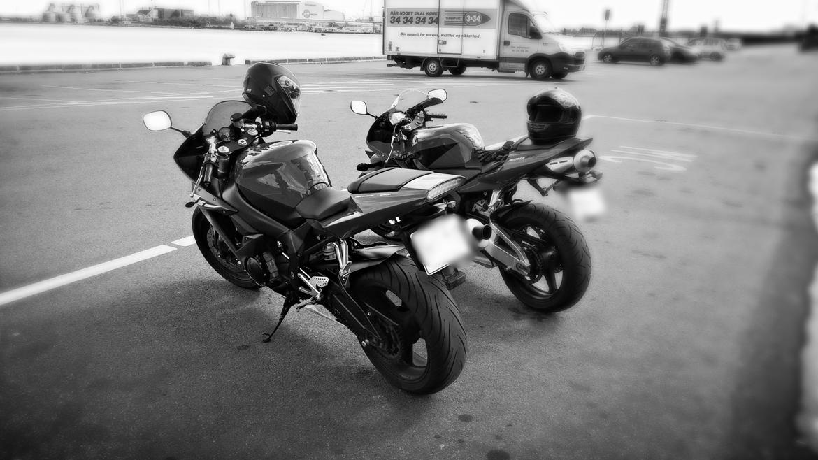 Yamaha YZF R1 - På tur med kammeratens Honda CBR600RR billede 13