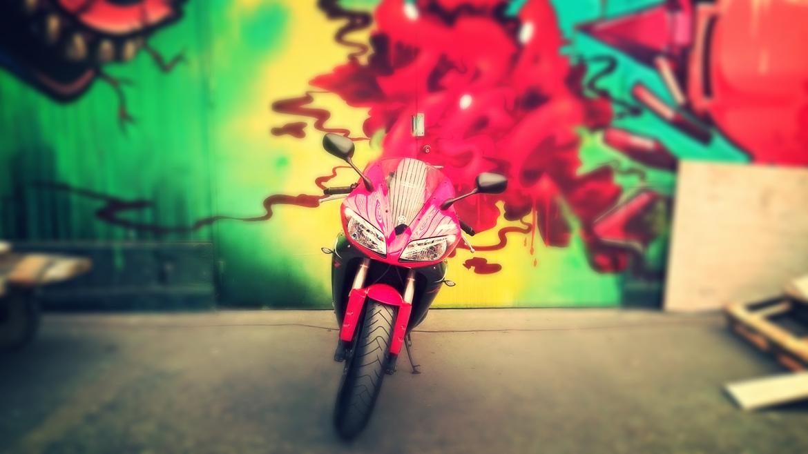 Yamaha YZF R1 billede 1