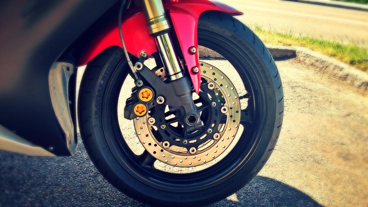 Yamaha YZF R1 billede 11