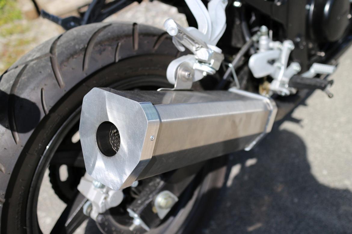 Hyosung GT 250 Naked billede 3