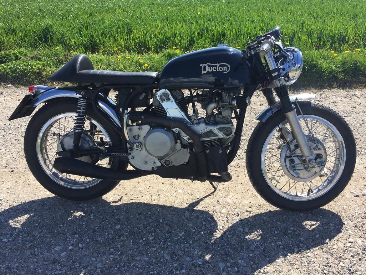 Norton ducton ( norton ,/ ducati moror) billede 1