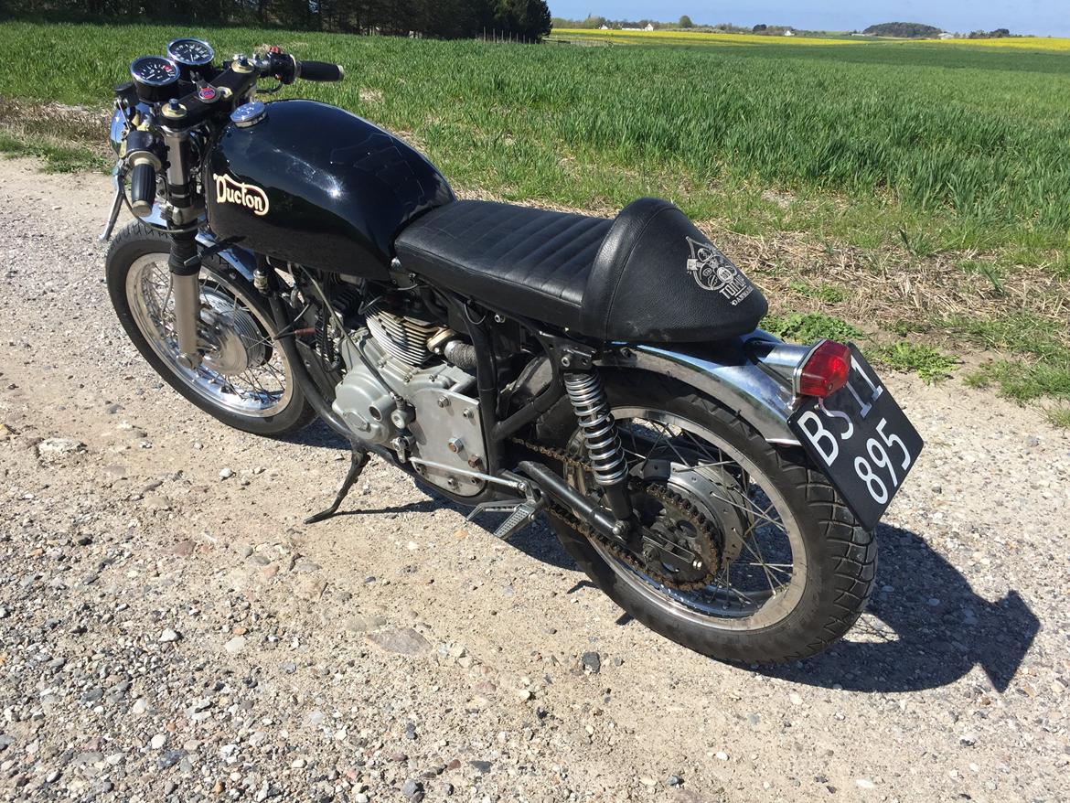 Norton ducton ( norton ,/ ducati moror) billede 3