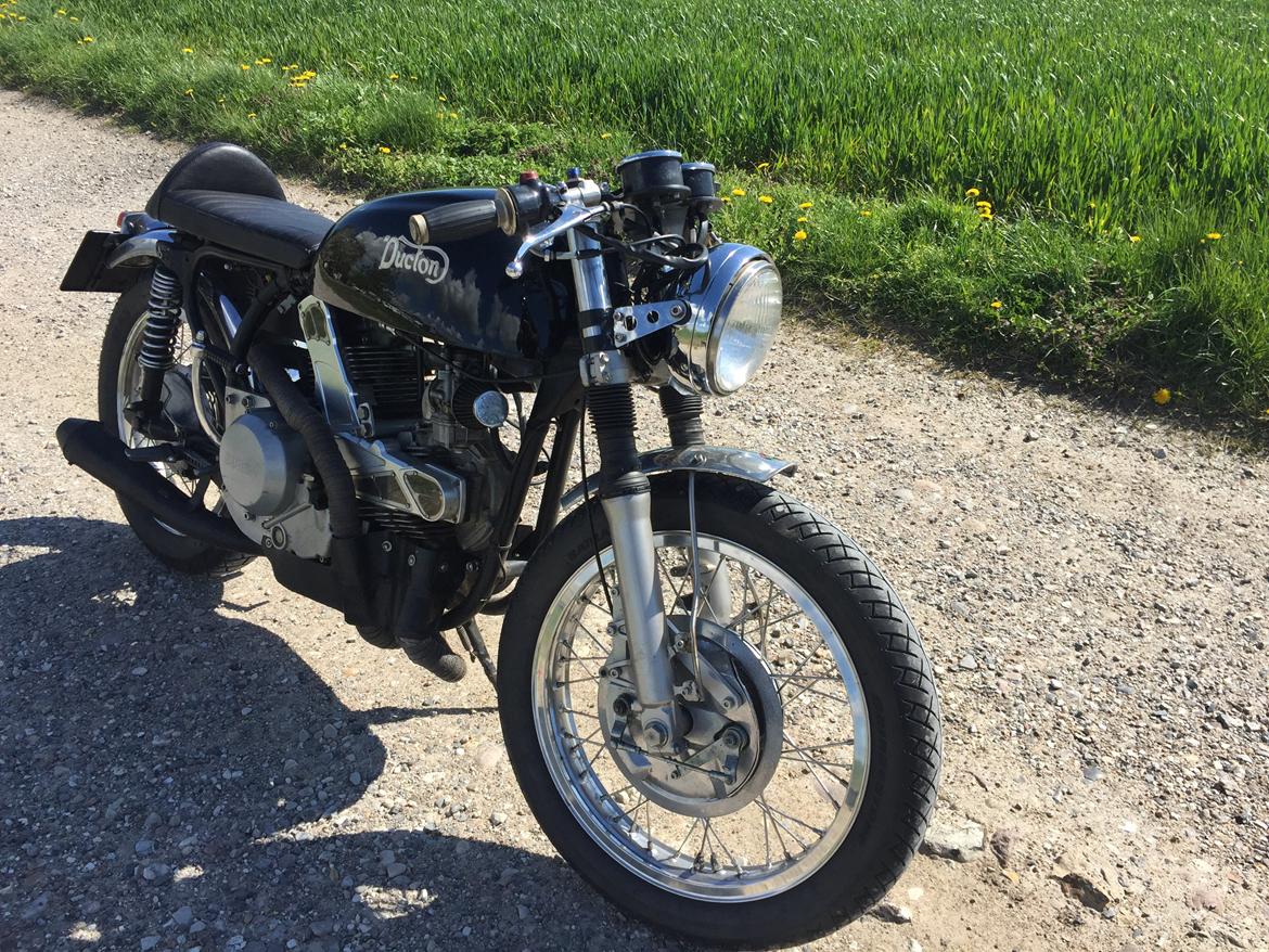 Norton ducton ( norton ,/ ducati moror) billede 2