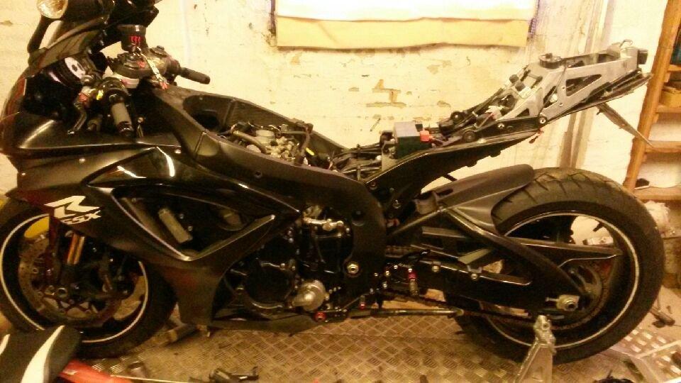 Suzuki GSXR750 K7 billede 8