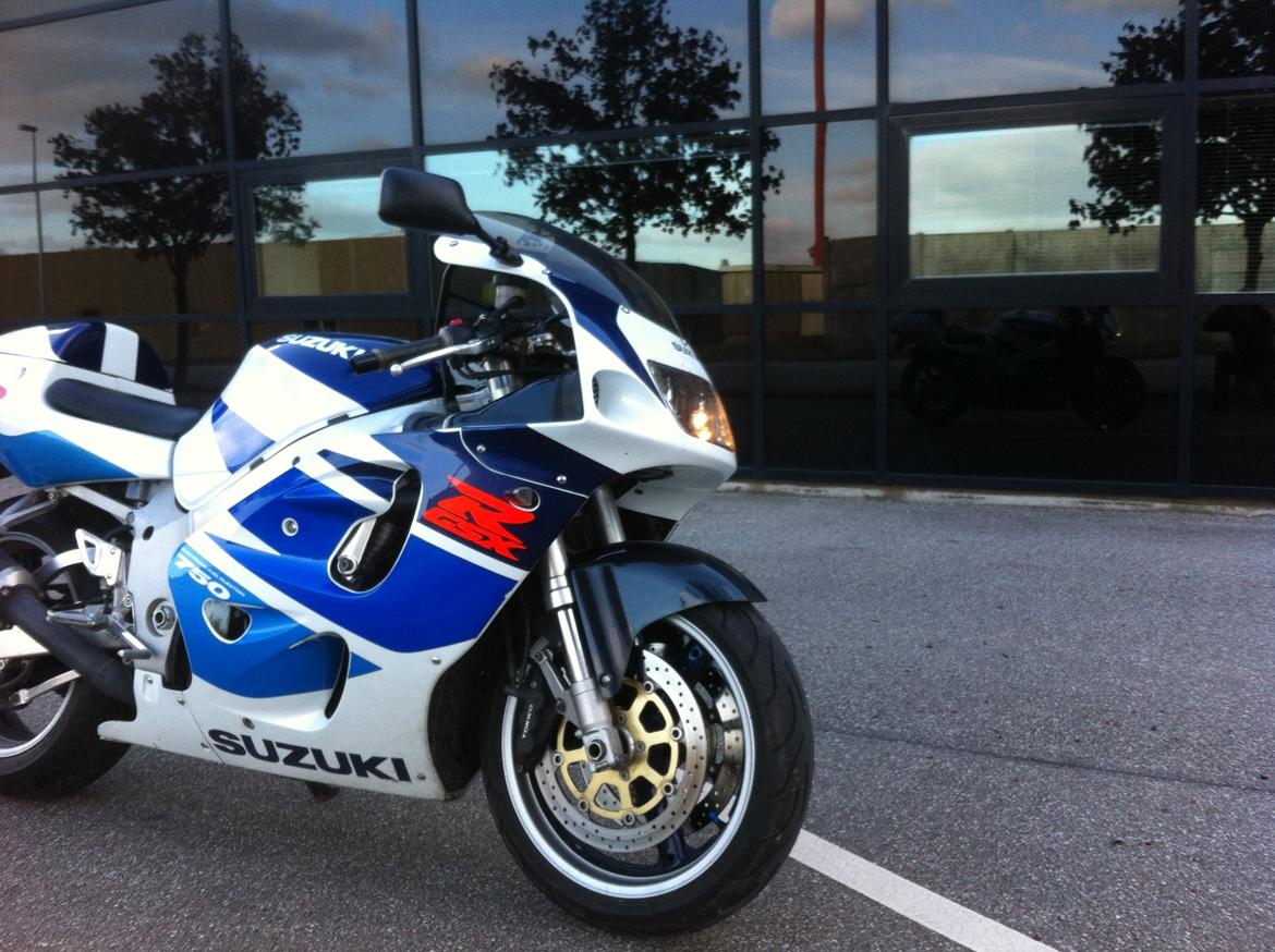 Suzuki GSXR 750 Srad billede 11
