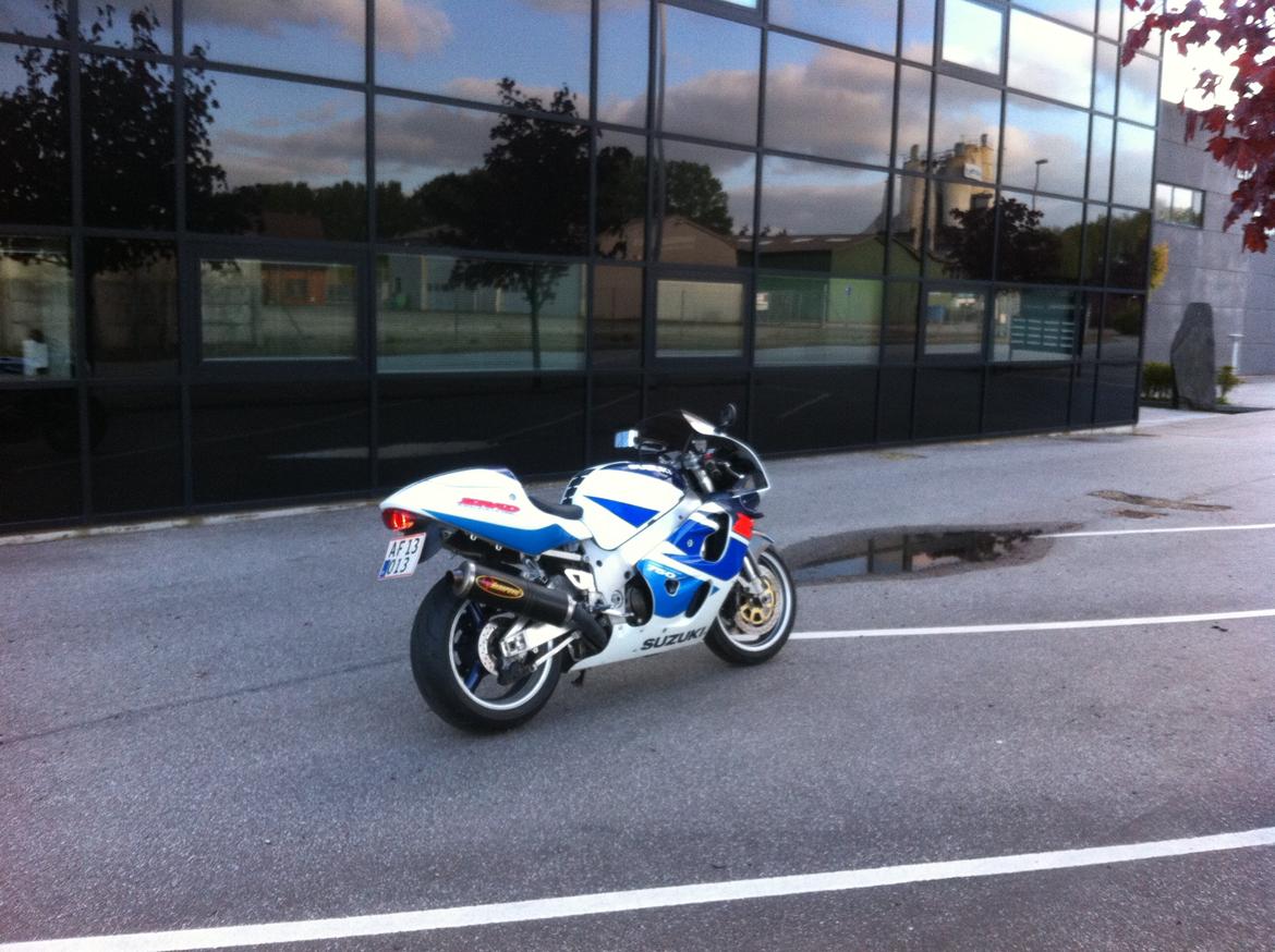 Suzuki GSXR 750 Srad billede 9