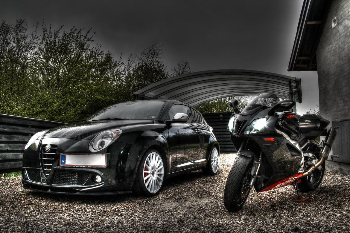 Aprilia RSV 1000 billede 1