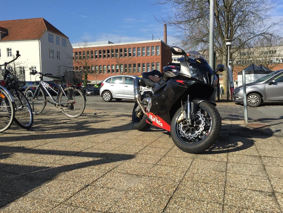 Aprilia RSV 1000 billede 6