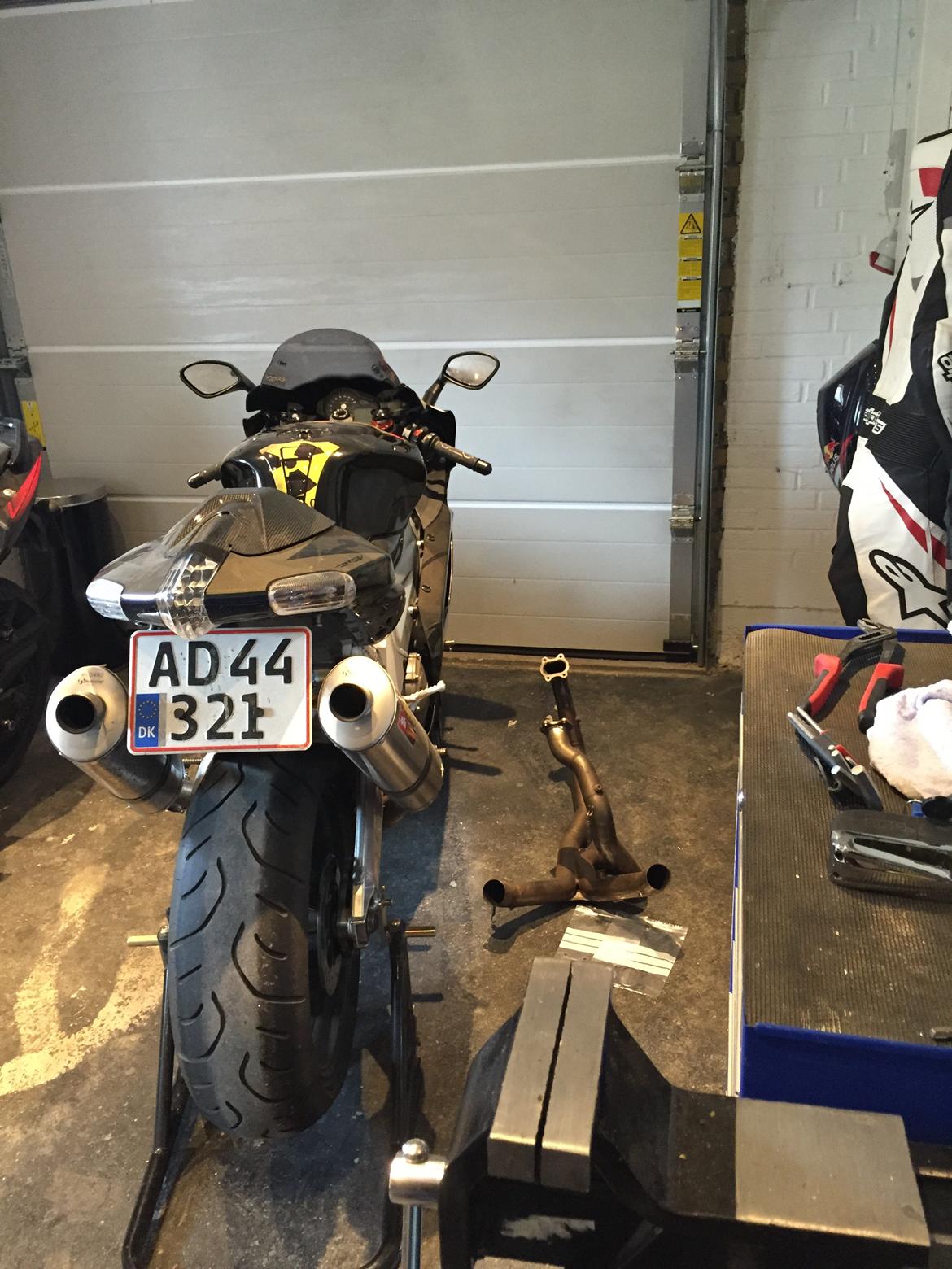 Aprilia RSV 1000 billede 9
