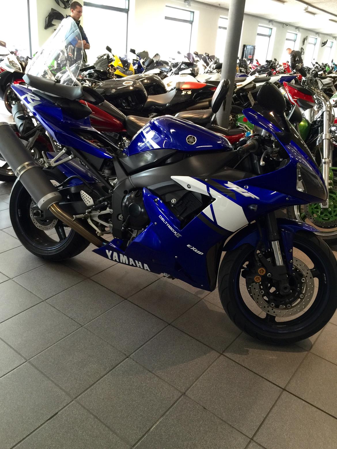 Yamaha YZF-R1 billede 2