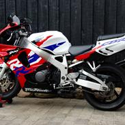 Honda CBR 900 rr