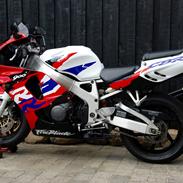 Honda CBR 900 rr