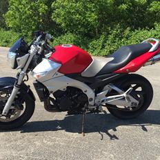Suzuki GSR 600