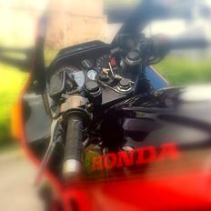 Honda cbr 1000f