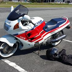 Honda CBR 1000 F SC24